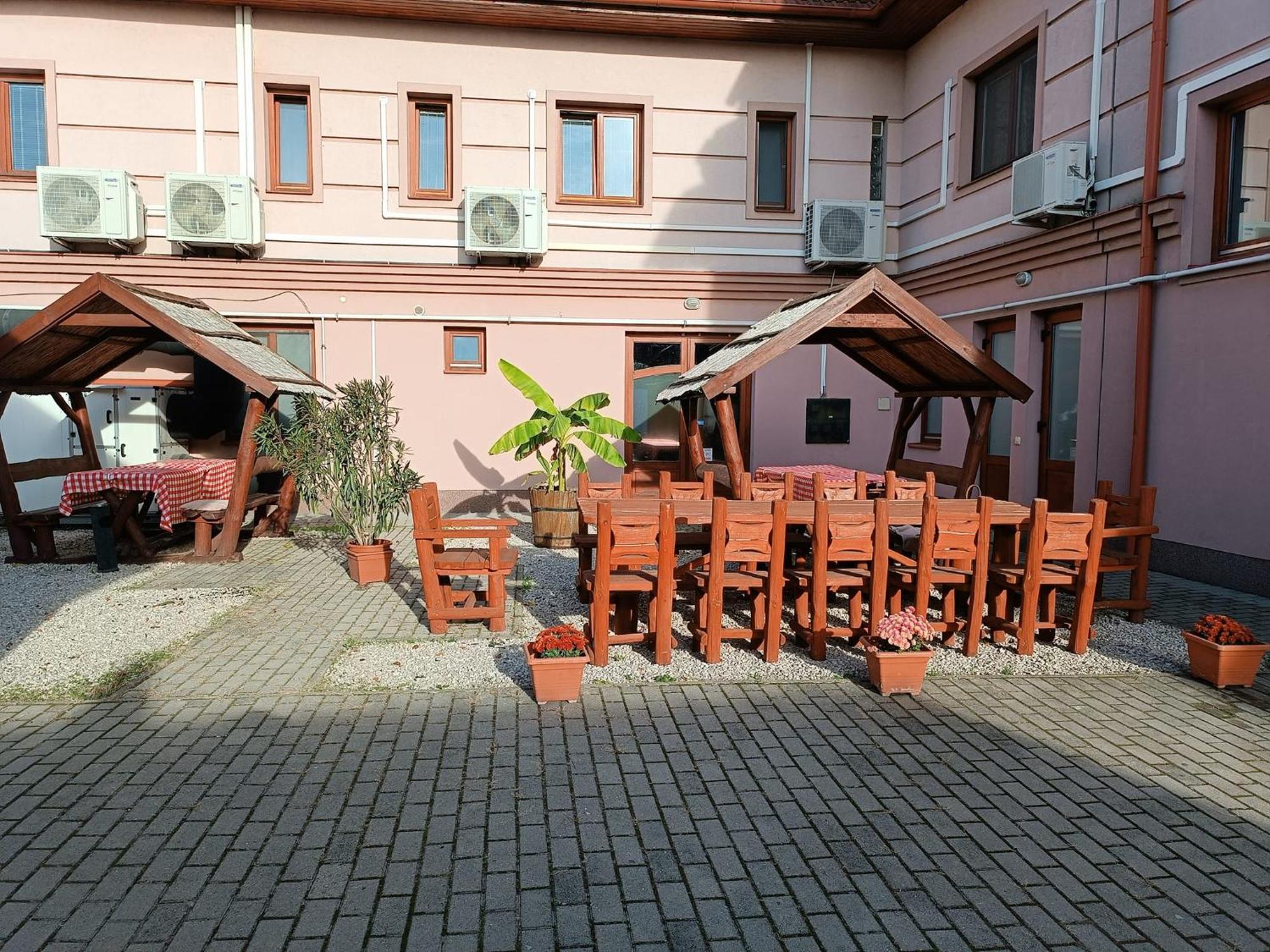 Bed and Breakfast Malom Panzio à Kiskunfélegyháza Extérieur photo